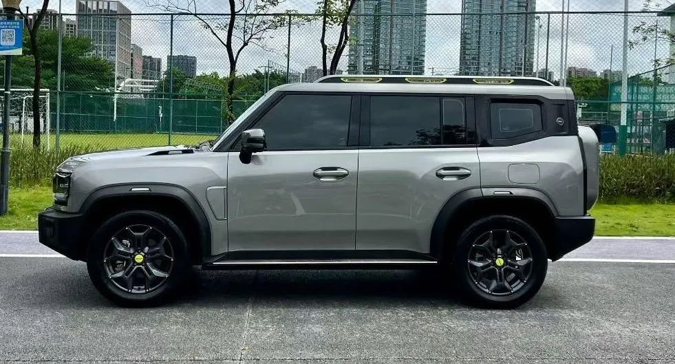 Jetour 2023 Traveler 2.0T Four-Wheel-Drive Cross-Country PRO Automatic 2