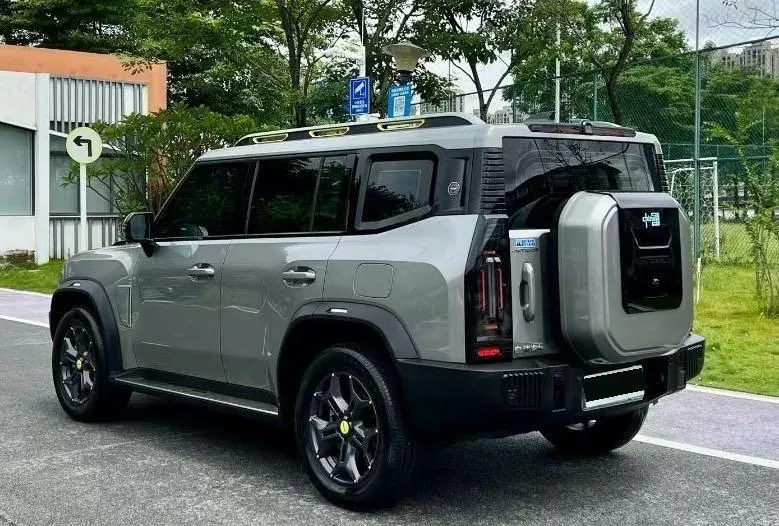 Jetour 2023 Traveler 2.0T Four-Wheel-Drive Cross-Country PRO Automatic 3