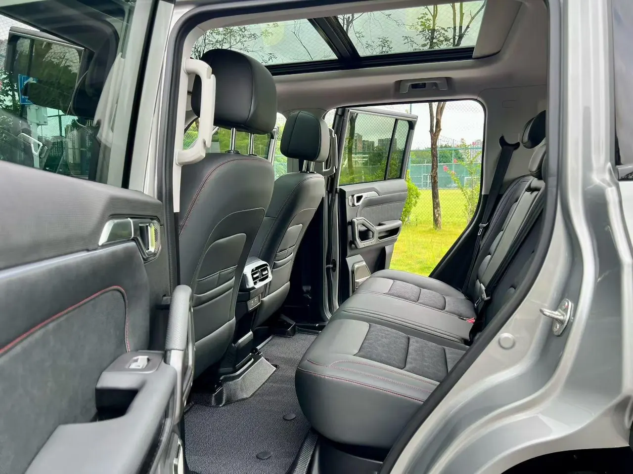 Jetour 2023 Traveler 2.0T Four-Wheel-Drive Cross-Country PRO Automatic 5