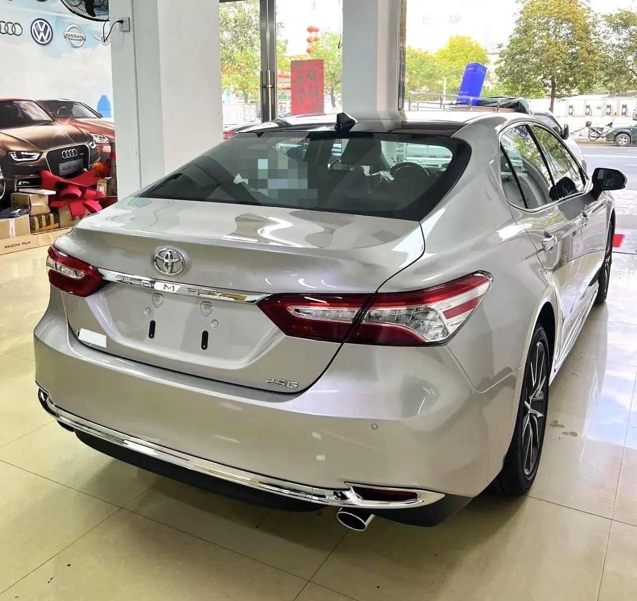 Toyota 2023 Camry 2.5G Deluxe Edition Automatic Gear 5