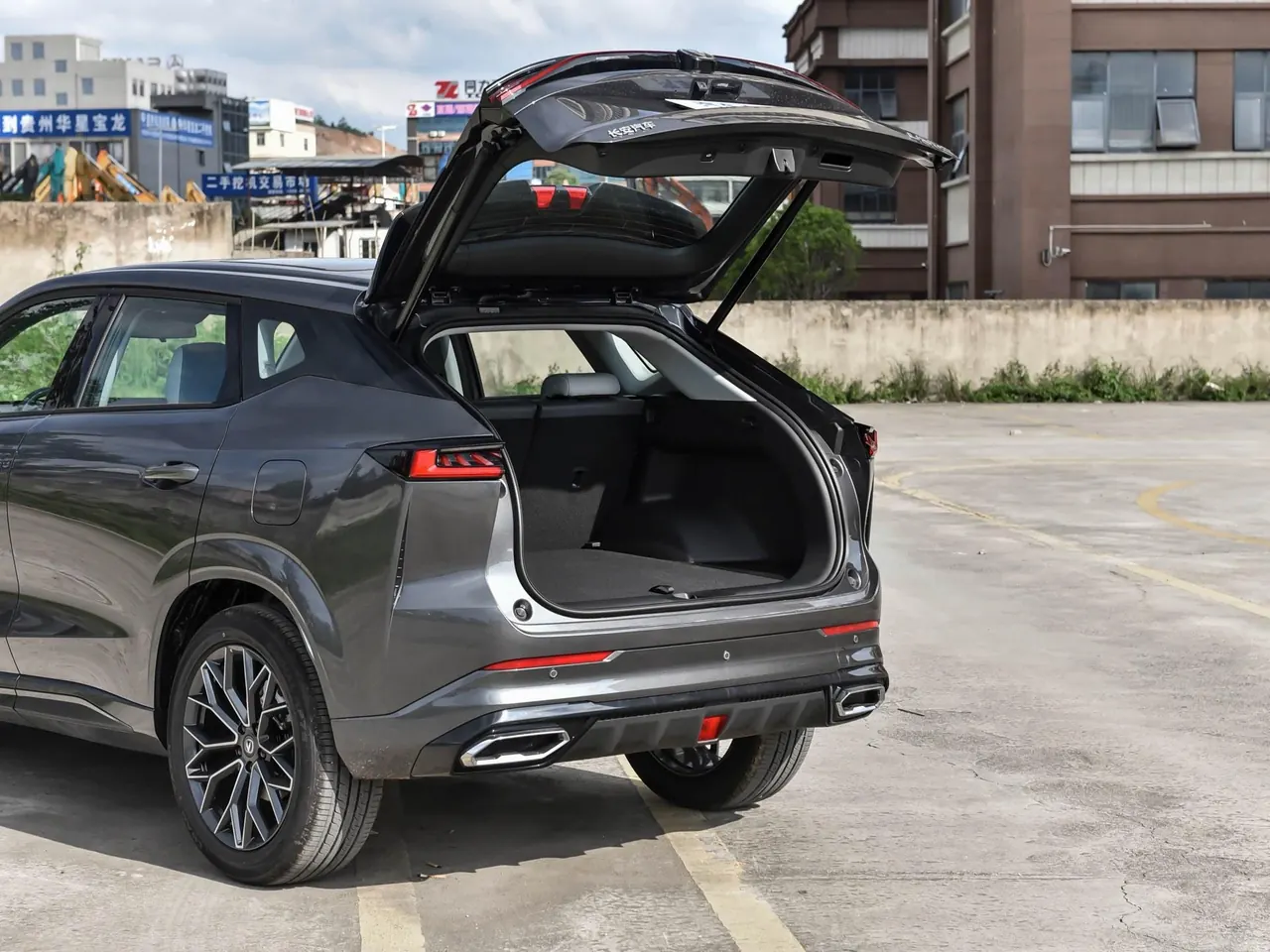 ChangAn 2025 UNI-Z 1.5T 500Bar PRO automatic gear 6