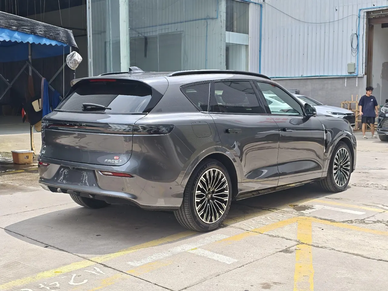 Voyah 2025 FREE four-wheel drive dry Kun version of automatic gear 3