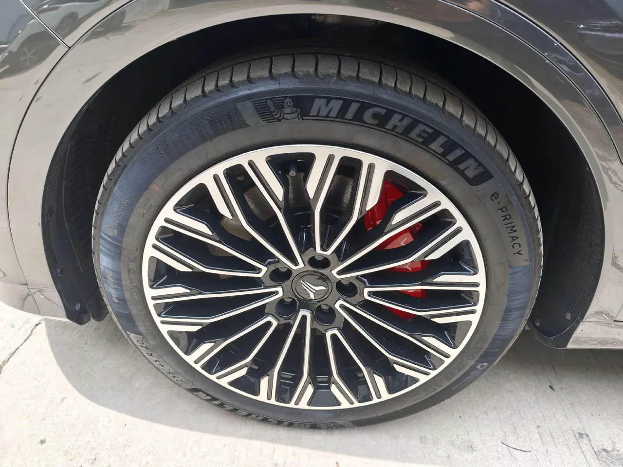 Voyah 2025 FREE four-wheel drive dry Kun version of automatic gear 5