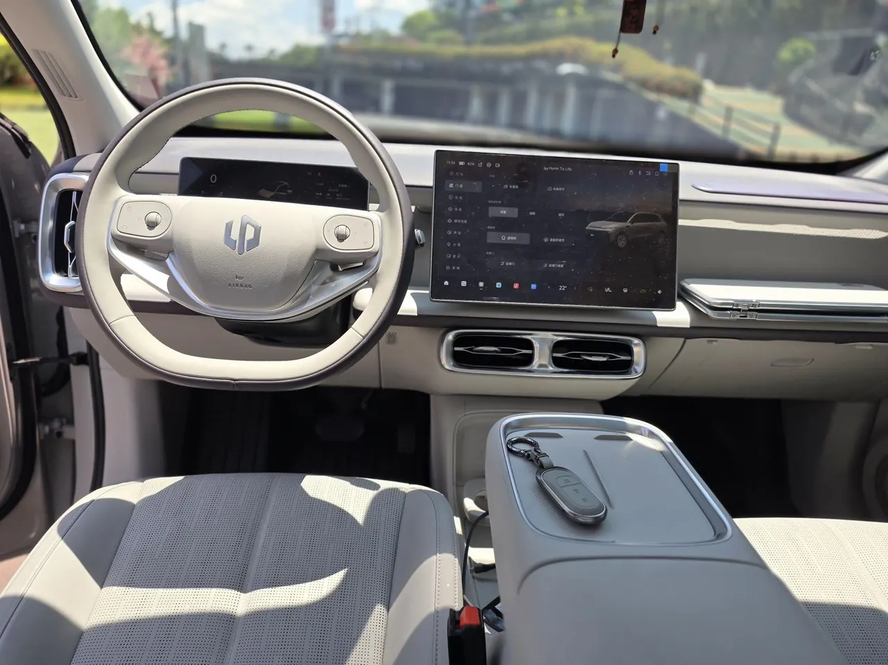 Leapmotor 2025 B 10 600 laser Radar smart driving version of automatic gear 7