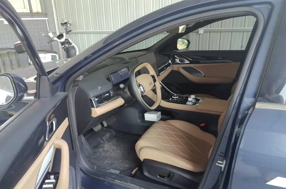 Geely Galaxy 2025 A7 EM-i 1.5 150km Discovery Edition Automatic Gear 2