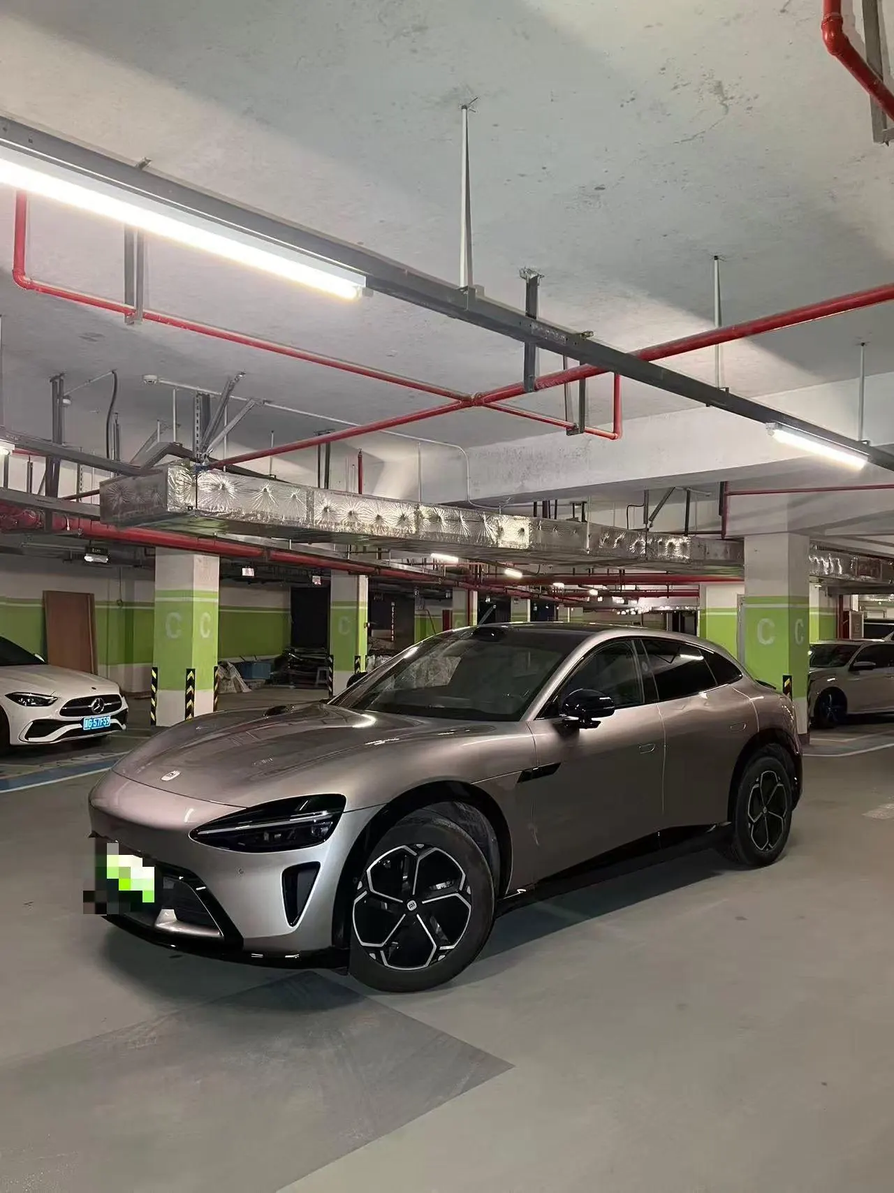 Open image lightbox: MI 2025 YU7 Long Endurance Four-wheel Drive Pro Edition Automatic Gear
