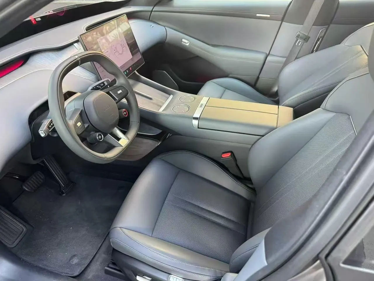 MI 2025 YU7 Long Endurance Four-wheel Drive Pro Edition Automatic Gear 4