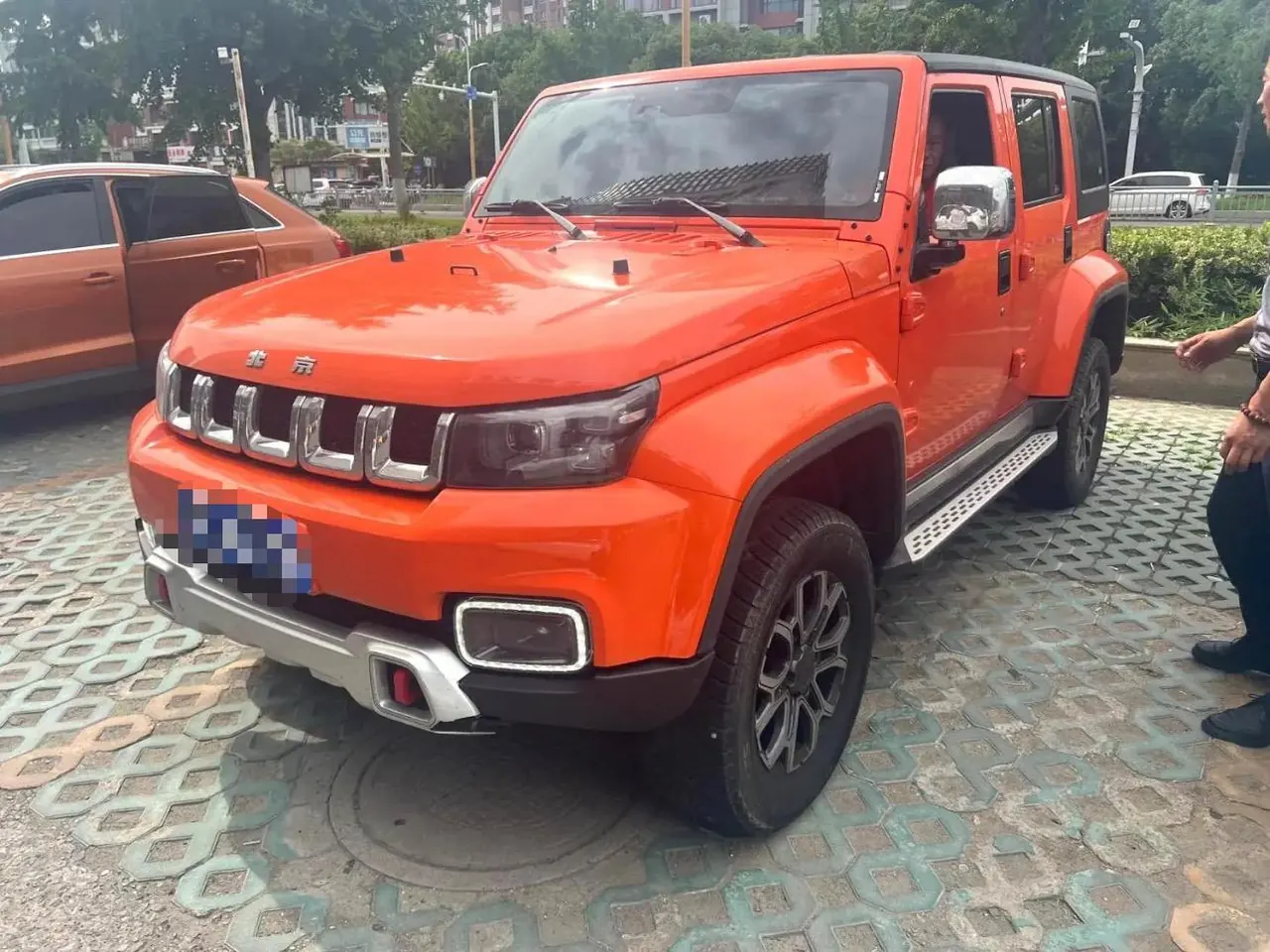 Открыть галерею: Beijing 2023 BJ40 2.0T 4WD City Hunter Edition Extreme Automatic Gear