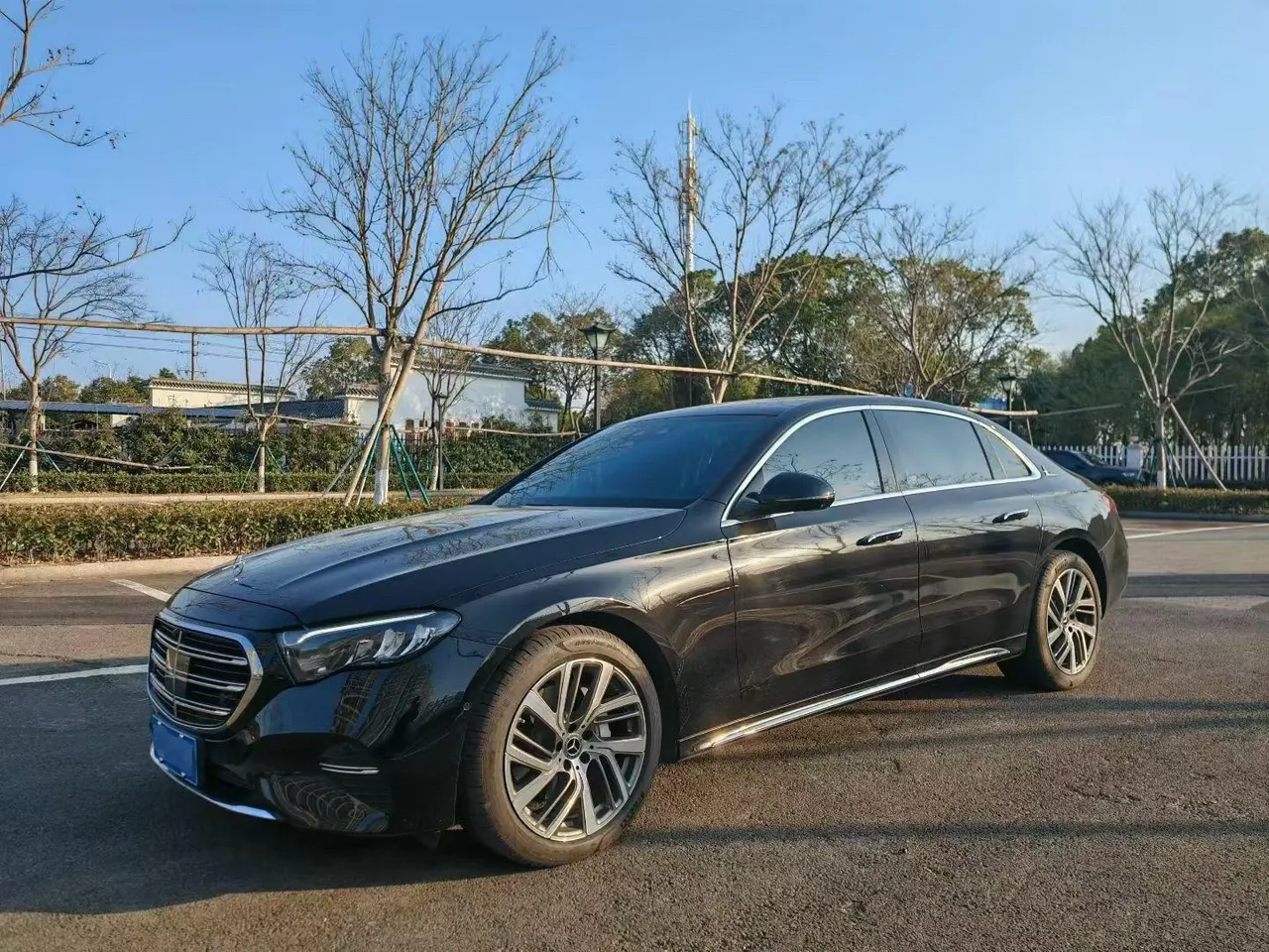 Mercedes Benz E-Class 2025 model E 300 L 48V 2.0T Luxury Edition Automatic - View 1