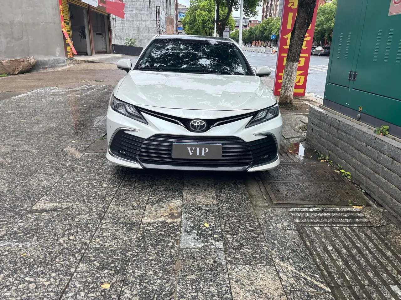 Toyota 2021 Camry 2.5G Deluxe Edition Automatic Gear 2