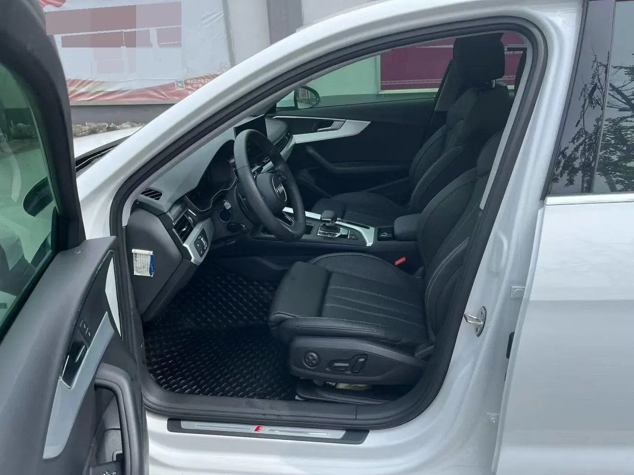 Audi 2020 A4L 2.0TFSI 40TFSI Fashion Dynamic Automatic - View 1