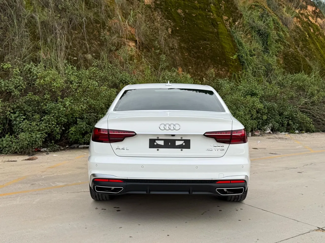Audi 2020 A4L 2.0TFSI 40TFSI Fashion Dynamic Automatic 5