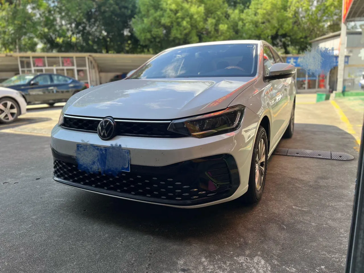 Volkswagen 2025 Lavida New Trend 1.5 Outstanding New Edition Automatic Transmission - View 1