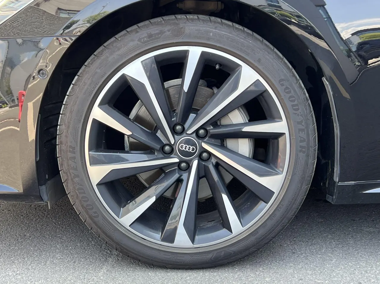 Audi 2022 A7L 2.0TFSI 45TFSI Quattro S-line see far type obsidian black set automatic gear 3