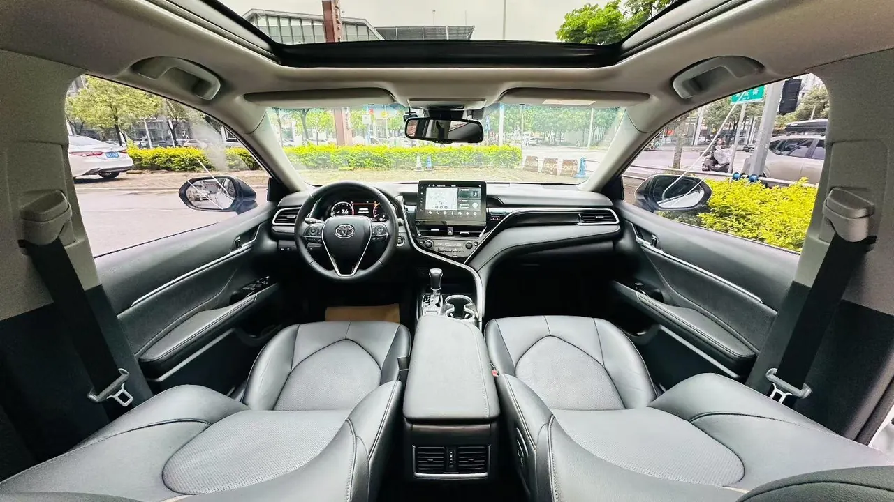 Toyota 2021 Camry 2.5G Deluxe Edition Automatic Gear 5