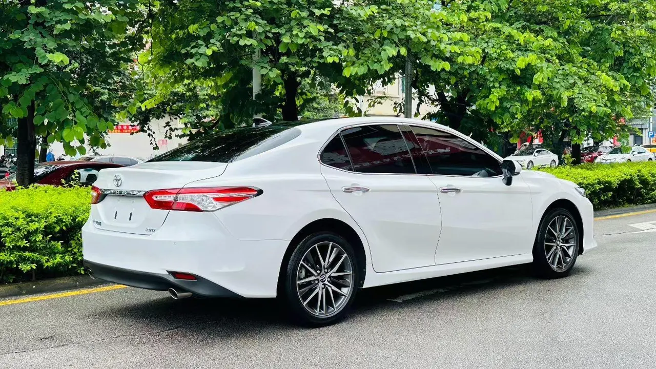 Toyota 2021 Camry 2.5G Deluxe Edition Automatic Gear 7