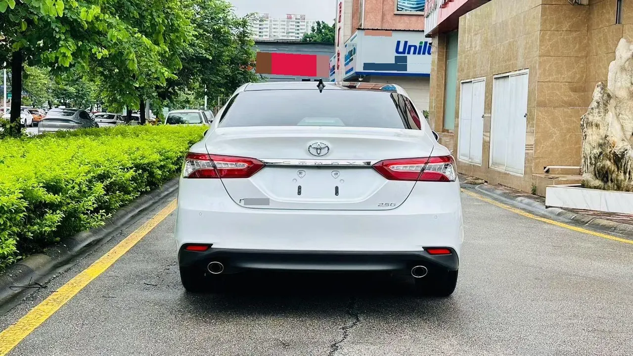 Toyota 2021 Camry 2.5G Deluxe Edition Automatic Gear 8