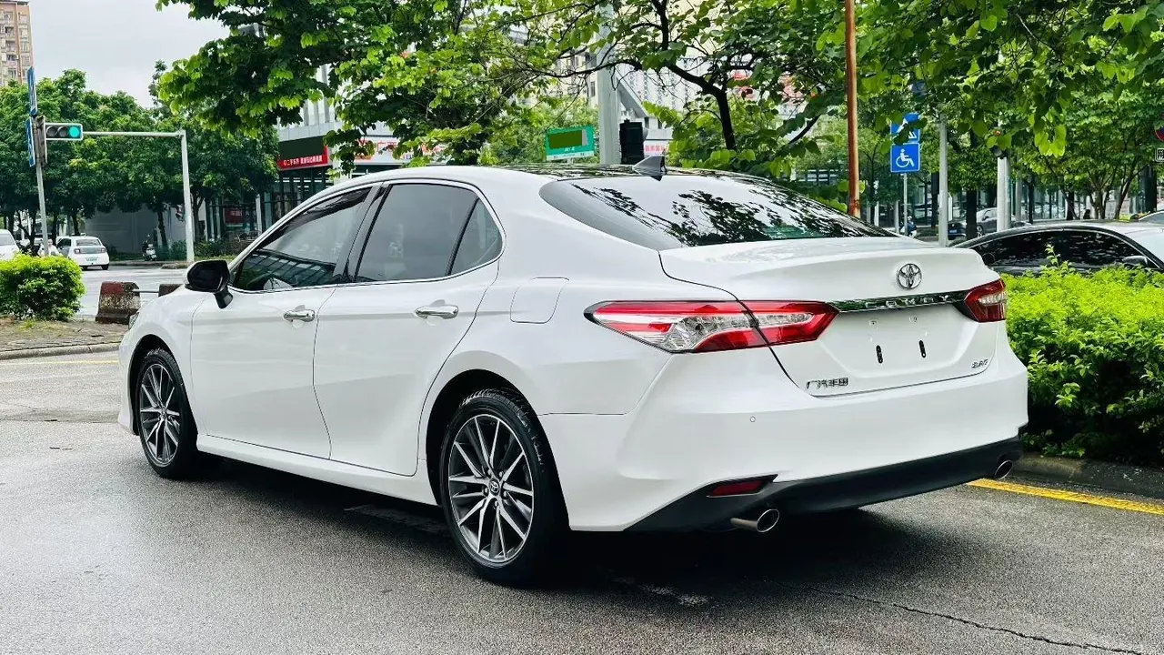 Toyota 2021 Camry 2.5G Deluxe Edition Automatic Gear 9