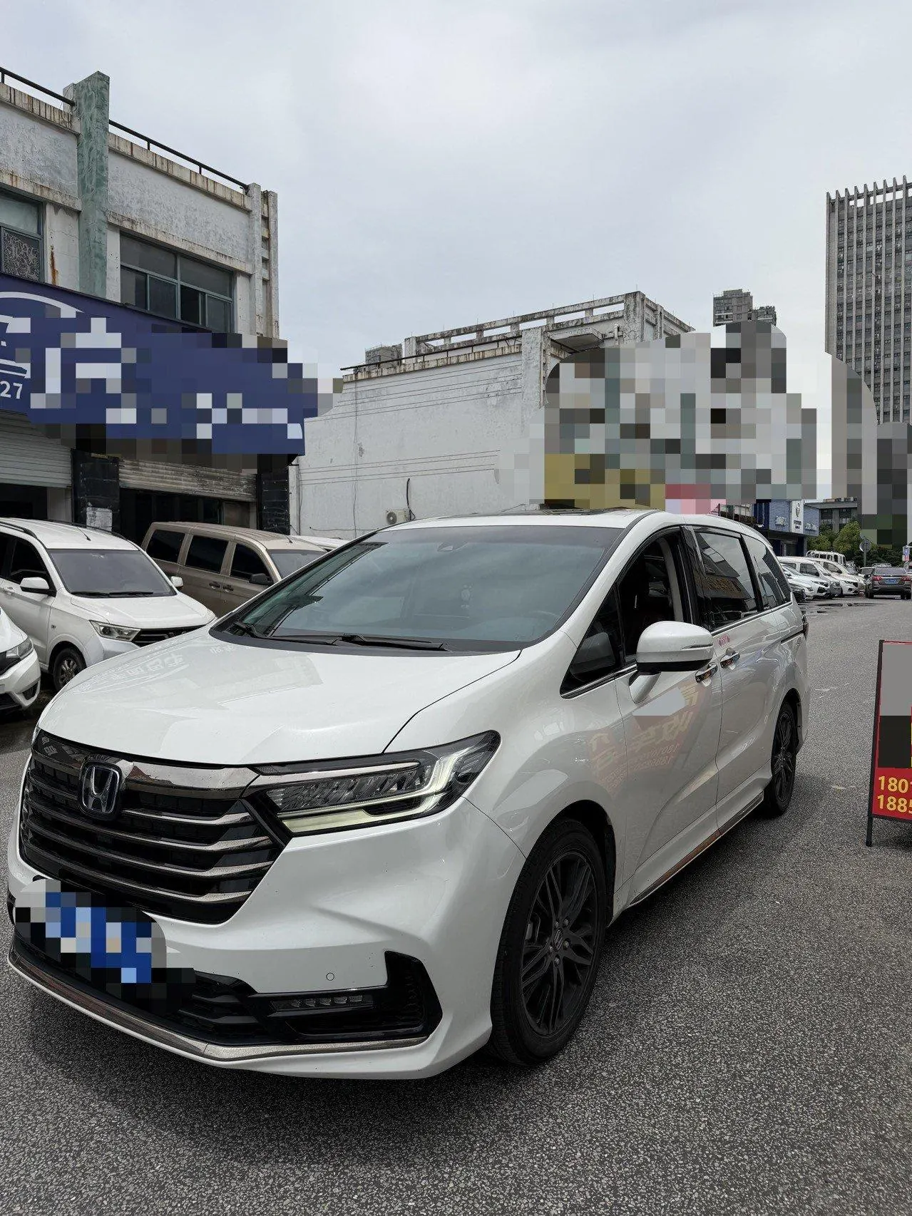 Open image lightbox: Honda 2022 Odyssey Hybrid 2.0 Stepless Sharp Extreme Edition Automatic Gear