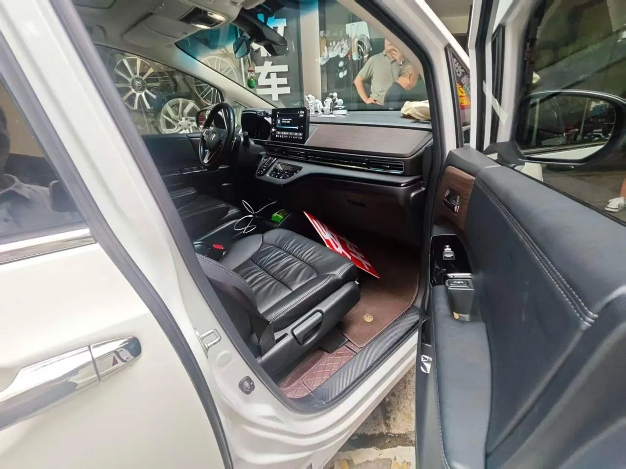 Honda 2022 Odyssey Hybrid 2.0 Stepless Sharp and Glory Edition Automatic Gear 5