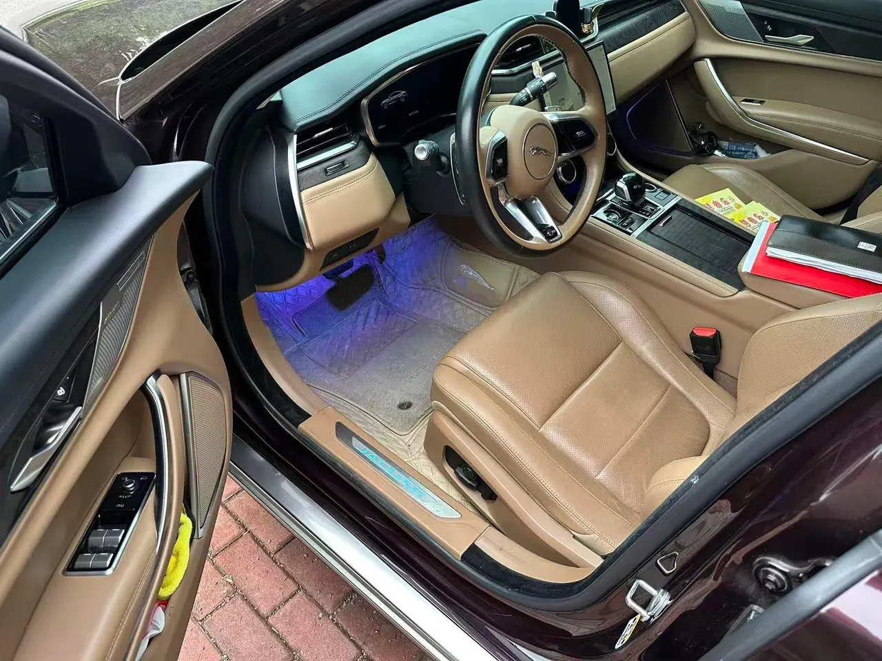 Jaguar 2021 XFL 2.0T P 12500.00g Drive Enjoy Deluxe Edition Automatic Gear 7