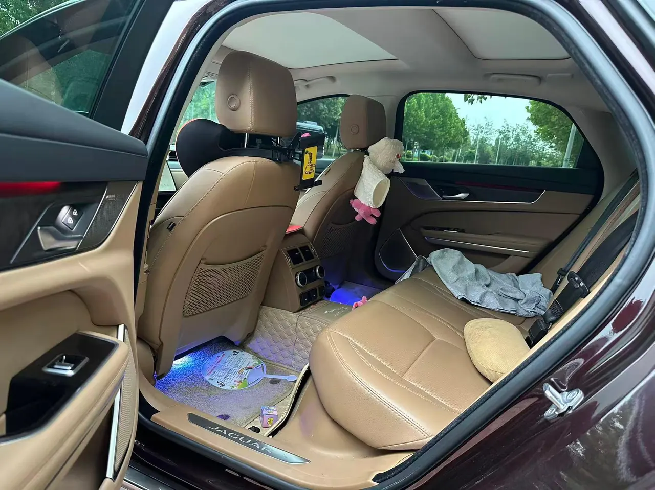 Jaguar 2021 XFL 2.0T P 12500.00g Drive Enjoy Deluxe Edition Automatic Gear 8