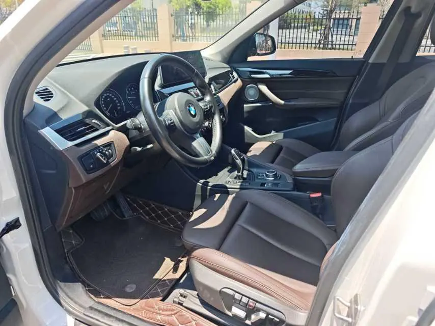 BMW 2021 X1 sDrive25Li 2.0T Leading Automatic Gear 3