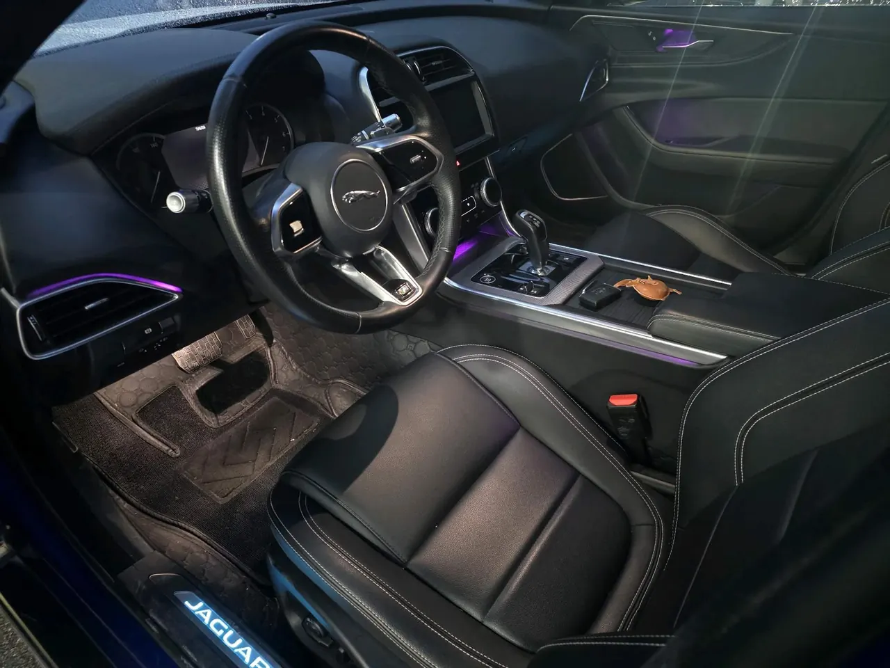 Jaguar 2020 XEL 2.0T 200PS R-DYNAMIC Youth Sports Edition Automatic Gear 4