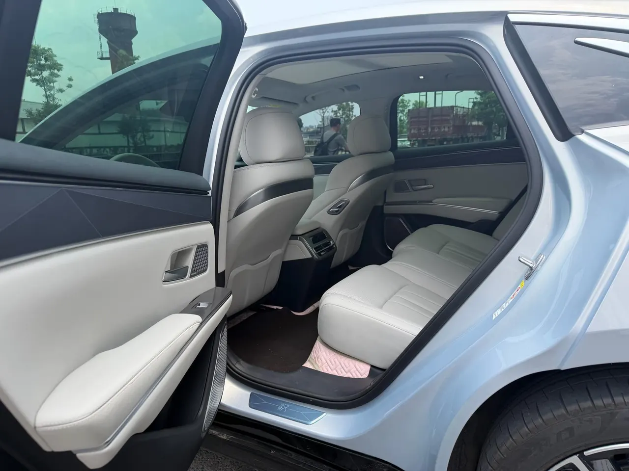 BYD 2025 Han L EV 701KM Laser Radar Flagship Automatic Gear 5