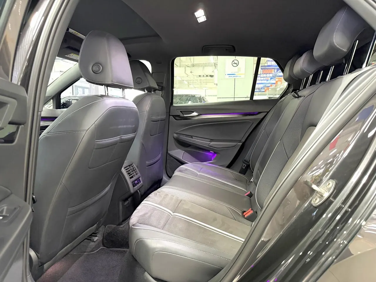 Volkswagen 2021 Golf 8 R-Line 1.4TSI 280TSI Automatic 4