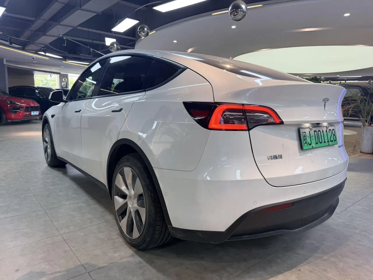 Tesla 2021 Model Y Standard Endurance Rear Drive Automatic Gear 6