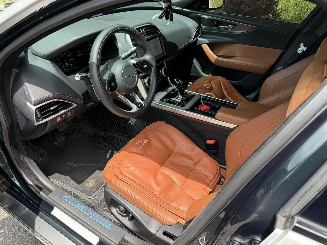Jaguar 2022 XEL 2.0T 250PS R-DYNAMIC S Enterprising Sports Edition Automatic Gear 3