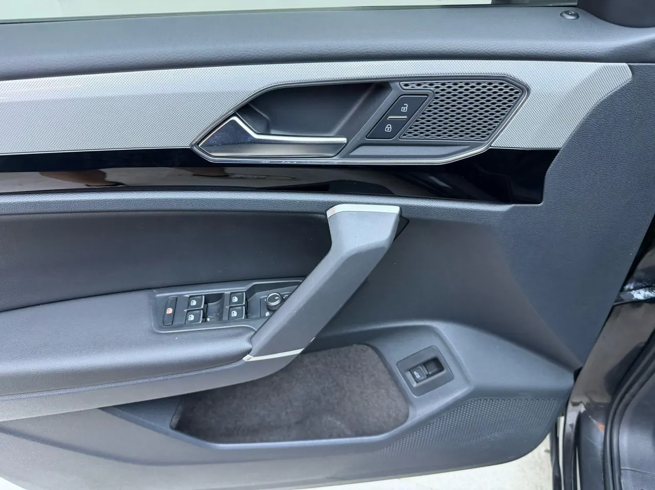 Volkswagen 2022 Tanyue 1.4TSI 280TSI Two-Drive Deluxe Smart Joint Edition Automatic Gear 4