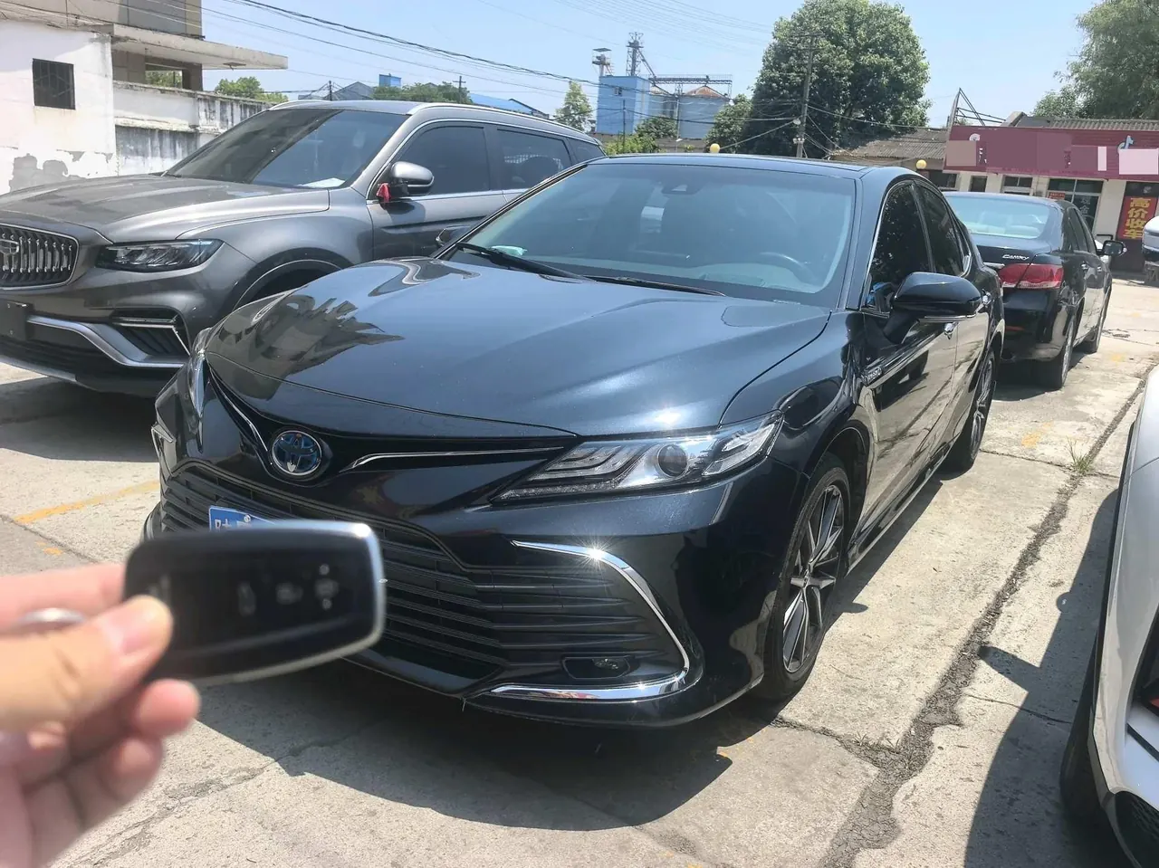 Toyota 2021 Camry Dual Engine 2.5HG Stepless Deluxe Automatic Gear 2