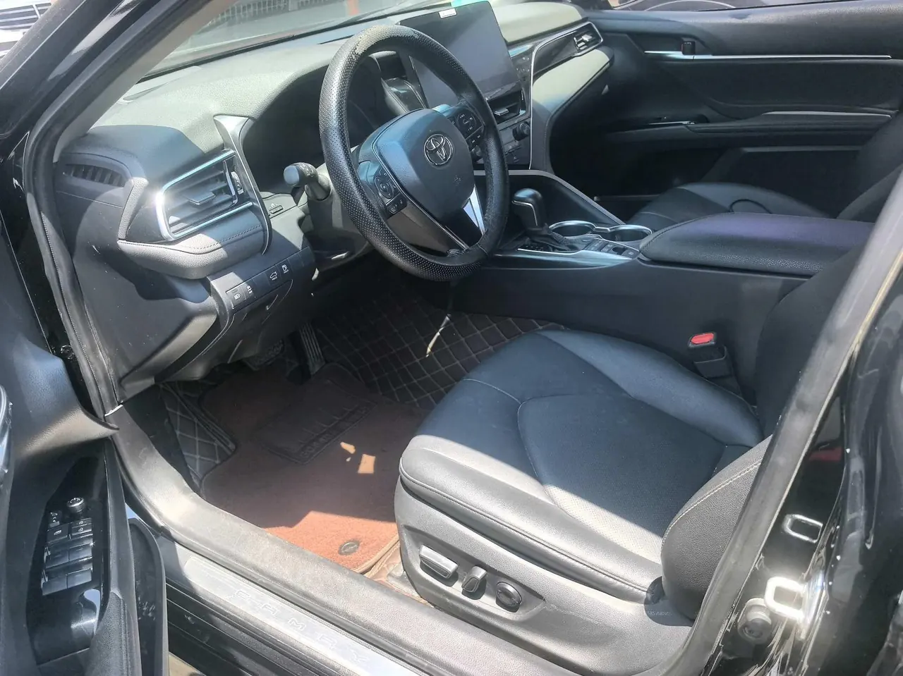 Toyota 2021 Camry Dual Engine 2.5HG Stepless Deluxe Automatic Gear 4
