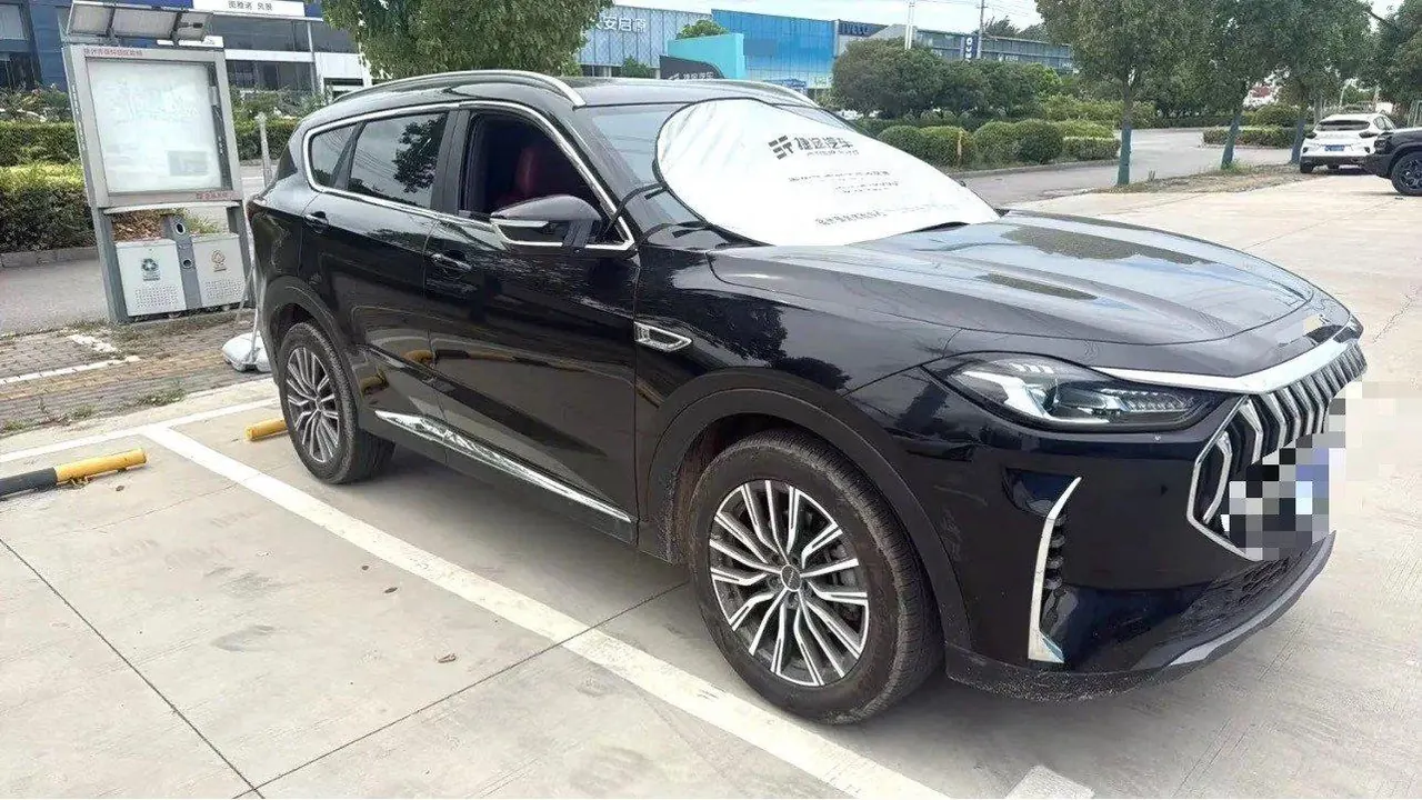 Jetour 2024 X70 PLUS 1.5T Champion Edition MAX5 Automatic Gear 2