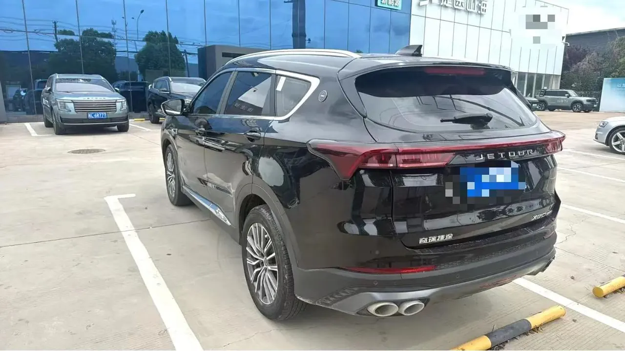 Jetour 2024 X70 PLUS 1.5T Champion Edition MAX5 Automatic Gear 3