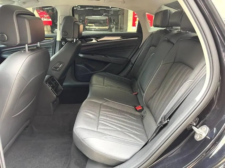 Volkswagen 2022 Passat 2.0TSI 330TSI Star Deluxe Edition Automatic Transmission 6