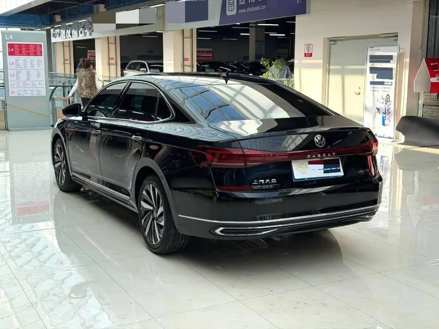 Volkswagen 2022 Passat 2.0TSI 330TSI Star Deluxe Edition Automatic Transmission 7