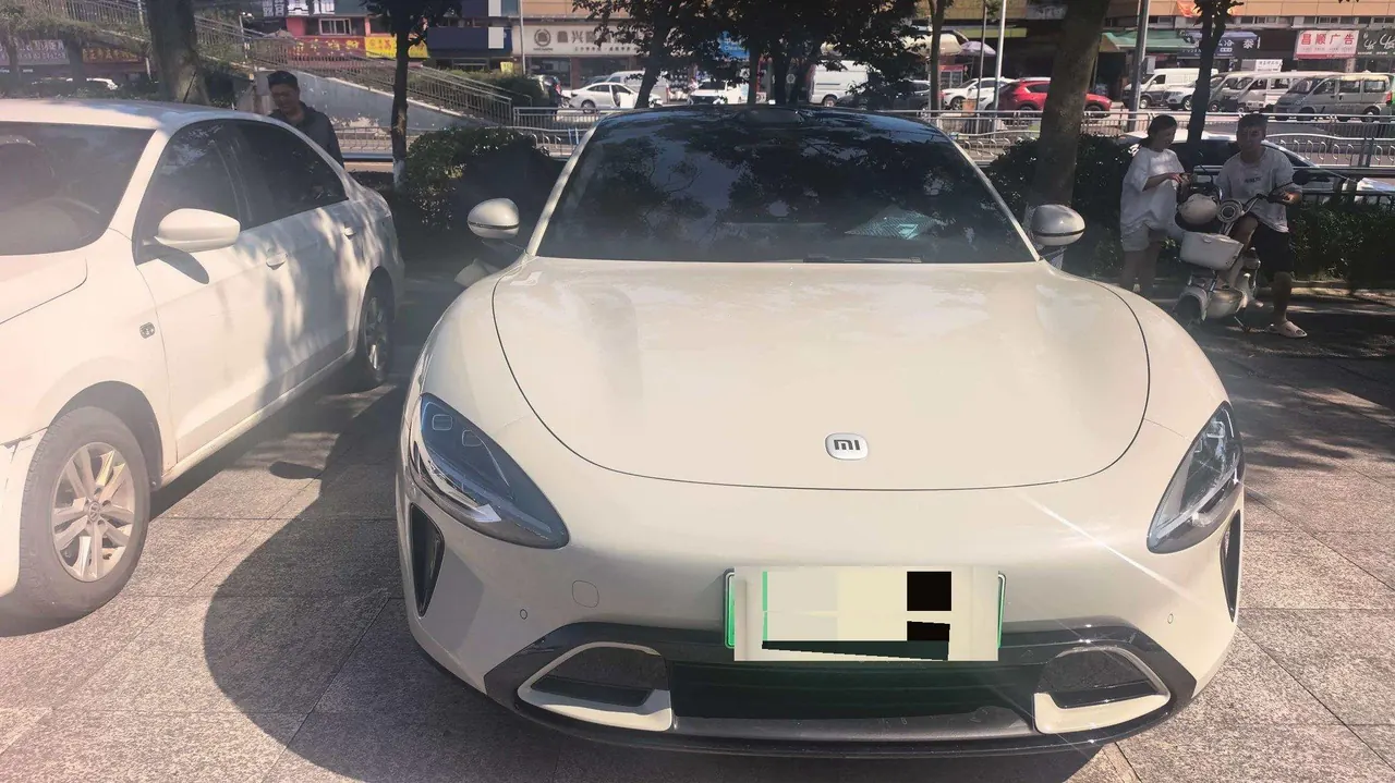 MI 2024 SU 7 830km Rear Drive Ultra Long Endurance High-end Smart Drive Pro Edition Automatic Gear - View 1