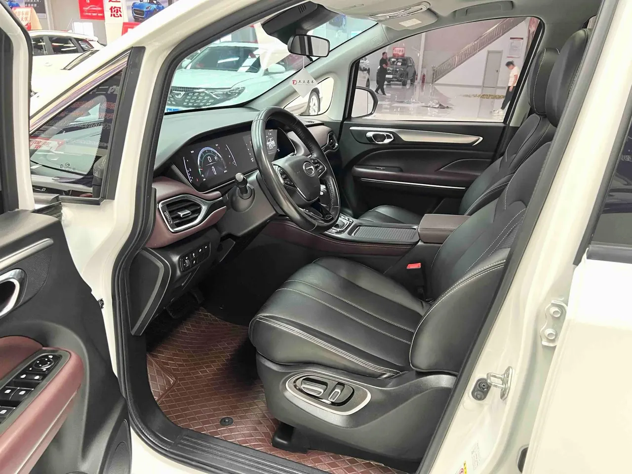 Chuanqi 2021 M6 1.5T 270T Premium Edition 7-seat Automatic Gear 7