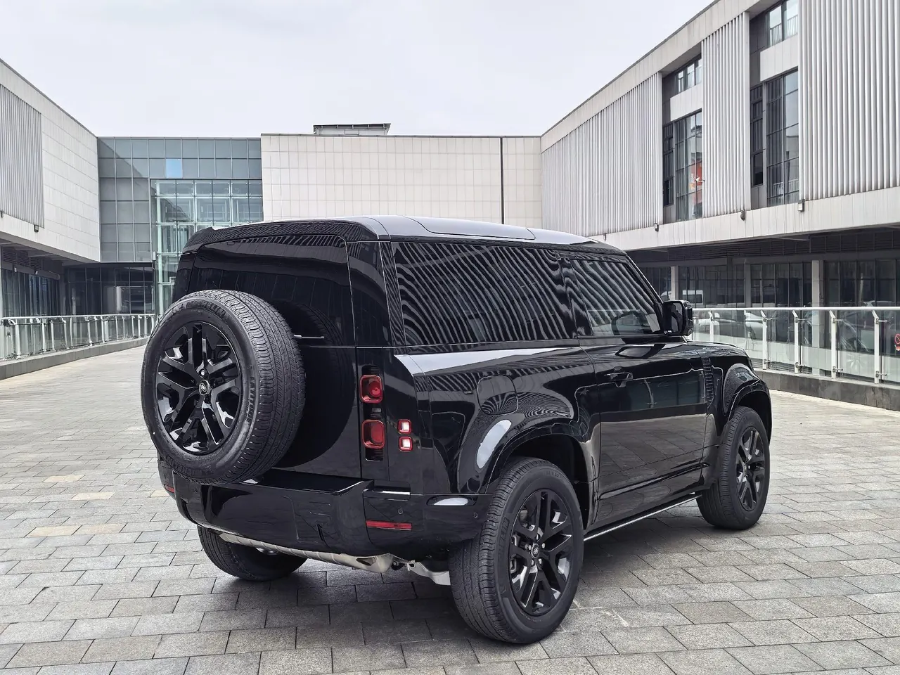 Land Rover Guard (Imported) 2023 Guard 90 48V 3.0T P400 XS Automatic Gear 19