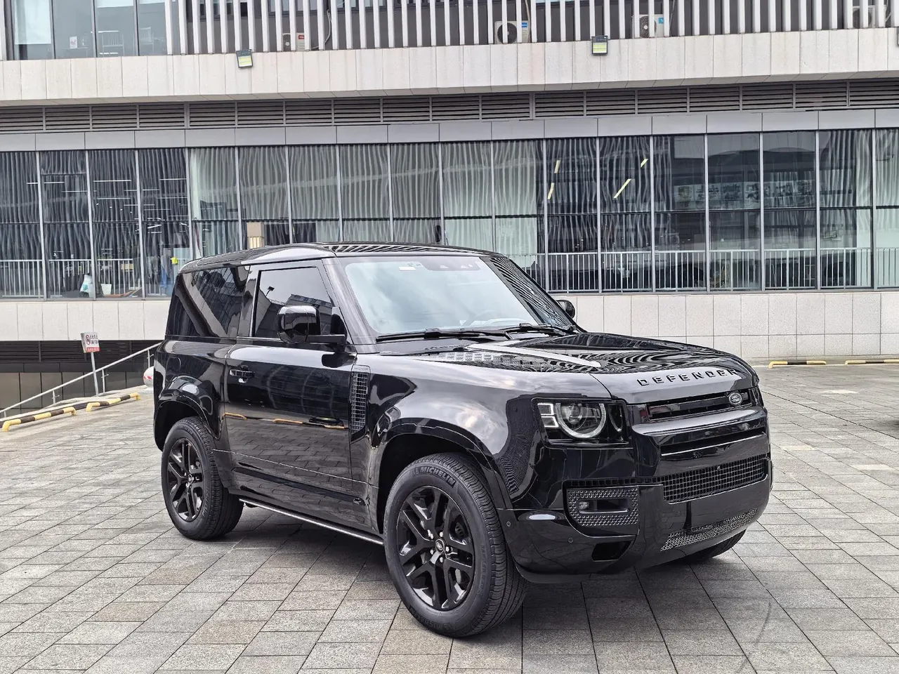 Land Rover Guard (Imported) 2023 Guard 90 48V 3.0T P400 XS Automatic Gear 3