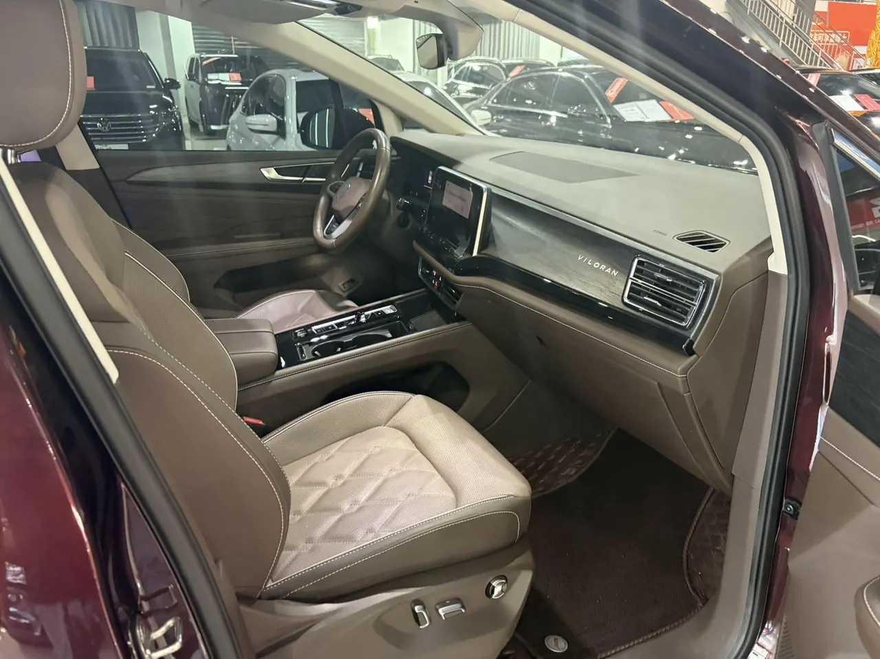 Volkswagen 2023 Wei (Viloran) 2.0TSI 380TSI Premium Edition Automatic Gear 3