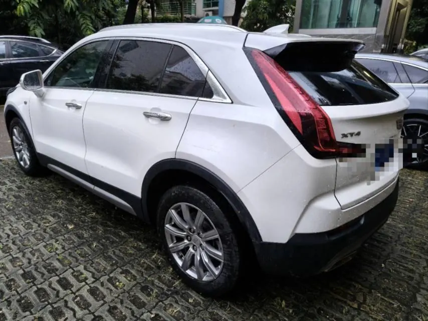 Cadillac 2020 XT4 2.0T 28T Two-Drive Leading Sports Automatic 3
