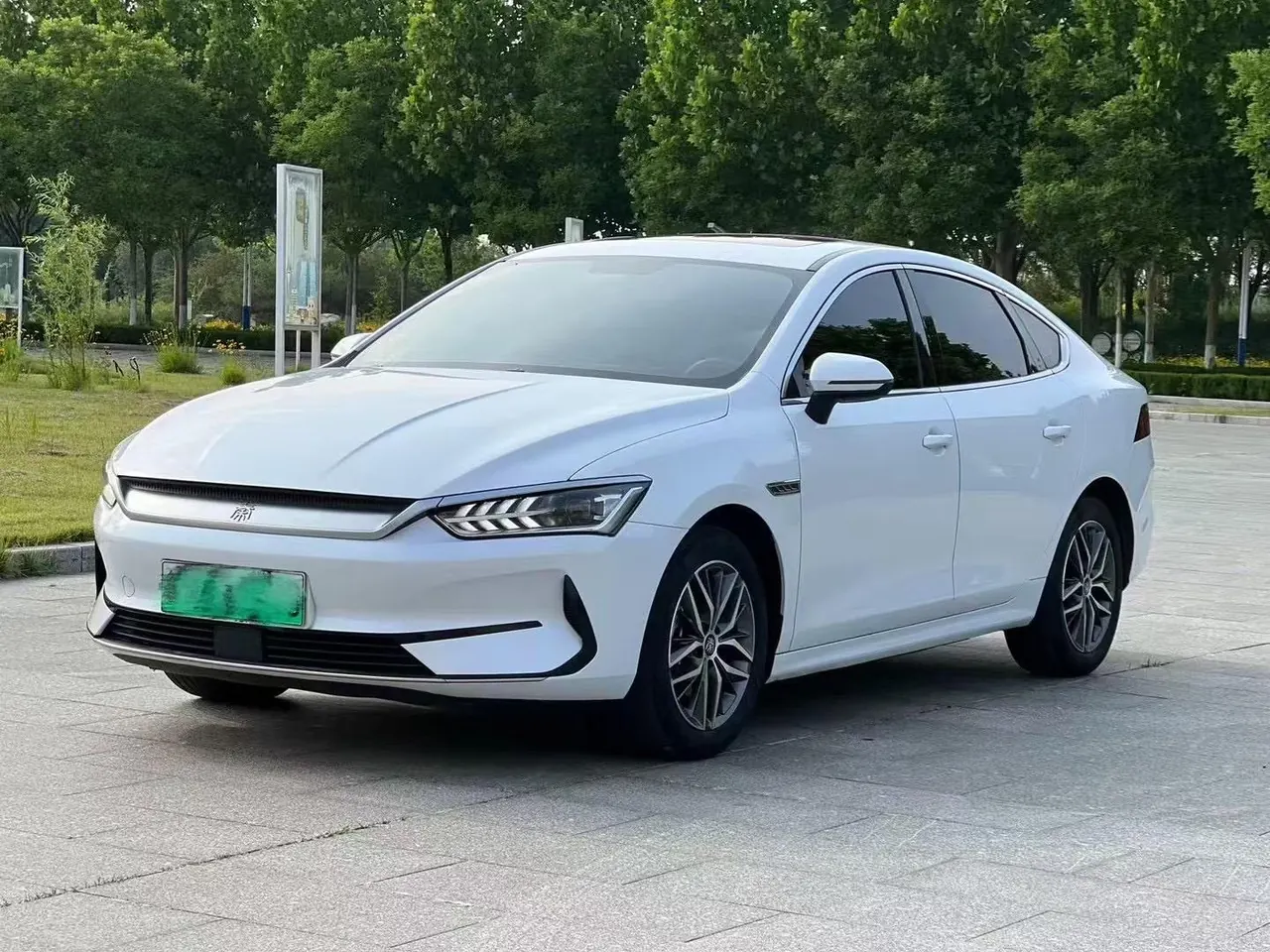BYD 2021 Qin PLUS EV 500KM Luxury Automatic Gear - View 1