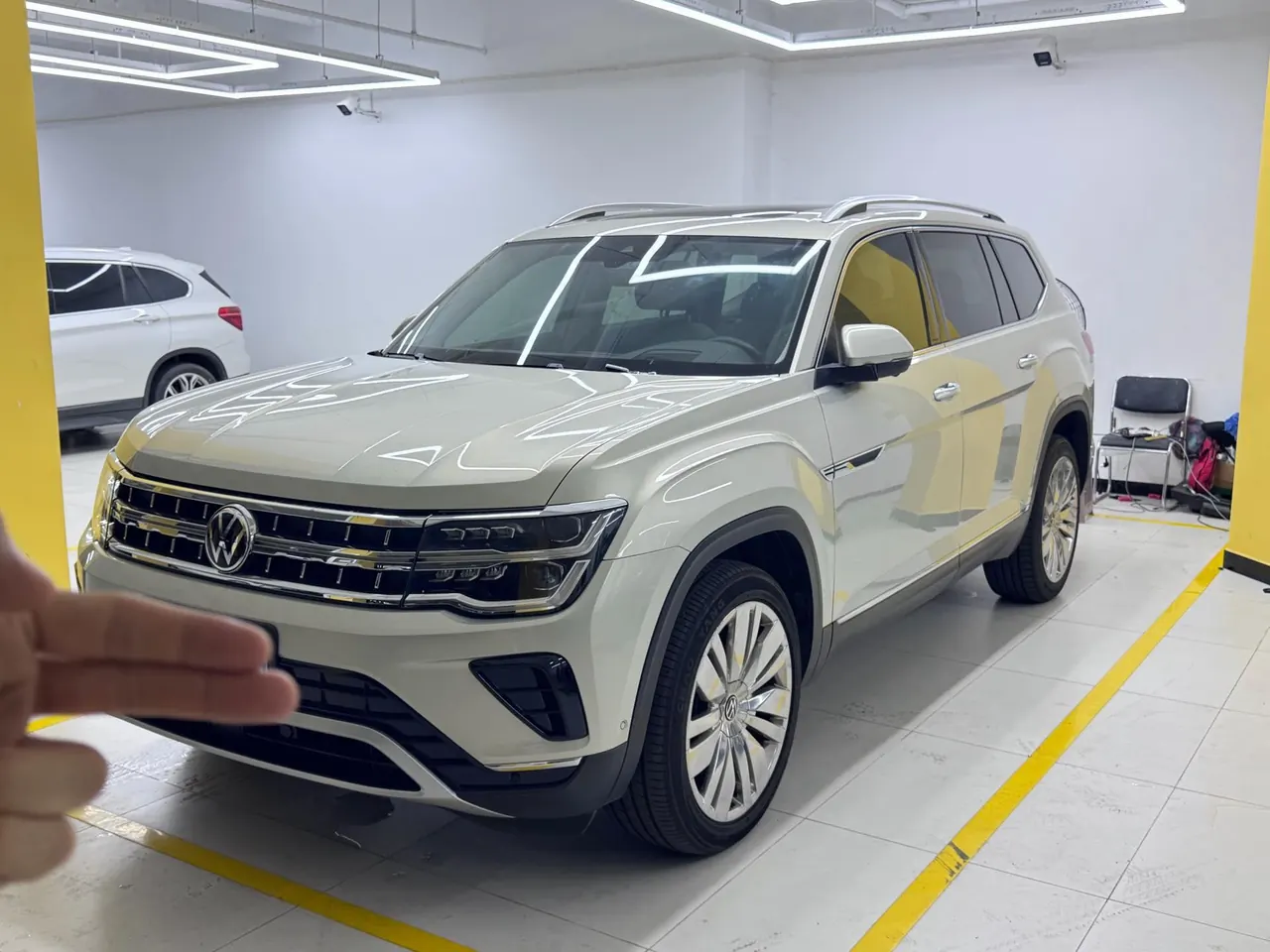 Open image lightbox: Volkswagen 2021 Tuang 2.0TSI 380TSI 4WD Respect Flagship Automatic Transmission