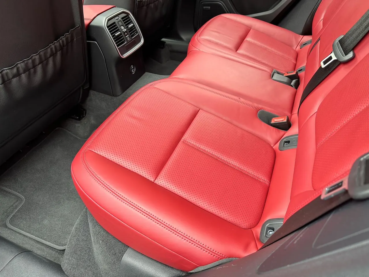 Porsche Macan (Imported) 2023 Macan 2.0T Automatic Gear 19