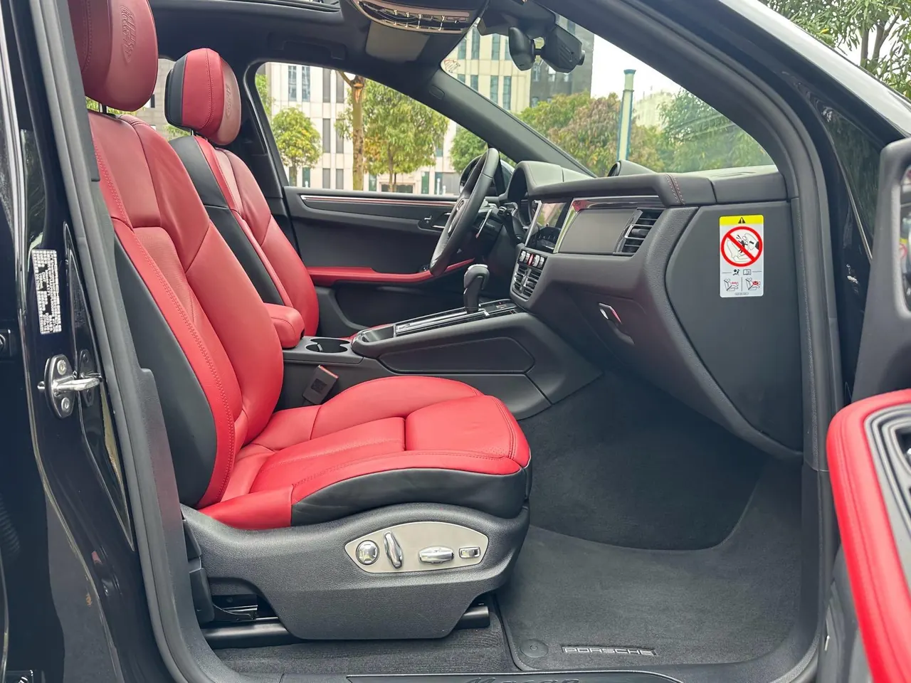 Porsche Macan (Imported) 2023 Macan 2.0T Automatic Gear 21