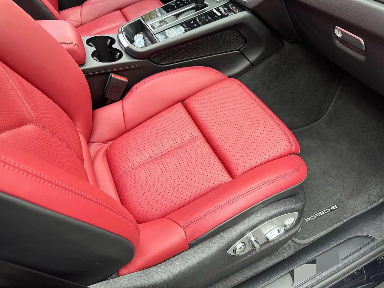 Porsche Macan (Imported) 2023 Macan 2.0T Automatic Gear 22